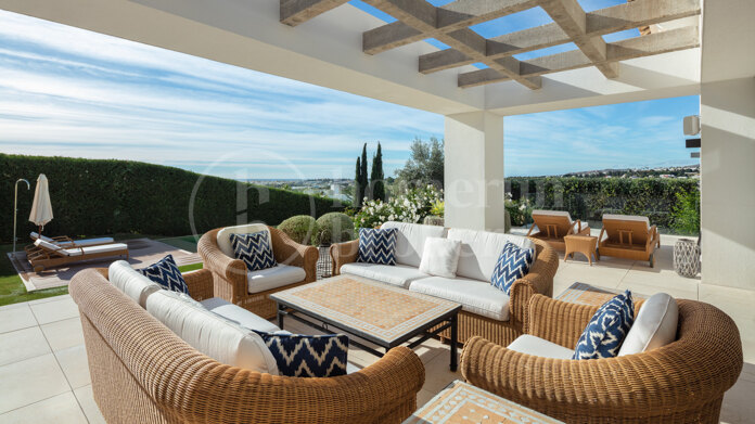 Casa Nevis - Exquisite Retreat in Marbella's Golf Valley