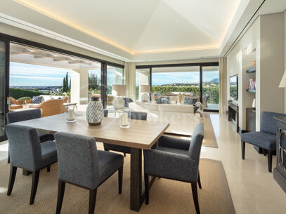 Casa Nevis - Exquisite Retreat in Marbella's Golf Valley