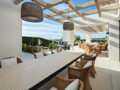Casa Nevis - Exquisite Retreat in Marbella's Golf Valley