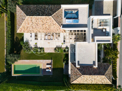 Casa Nevis - Exquisite Retreat in Marbella's Golf Valley