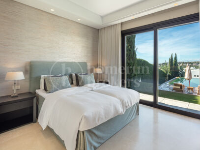 Casa Nevis - Exquisite Retreat in Marbella's Golf Valley