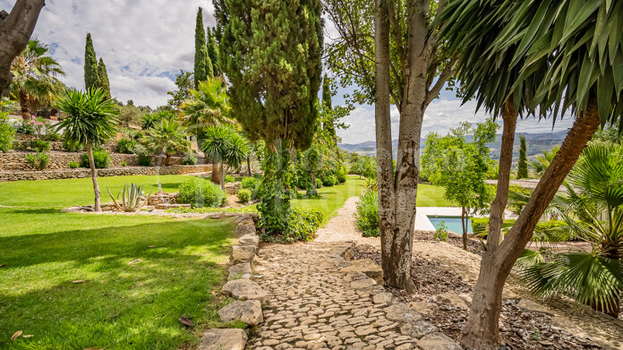 Villa Magdalena - Exquisite Property with Private Padel Court