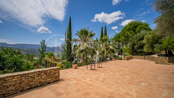 Villa Magdalena - Exquisite Property with Private Padel Court