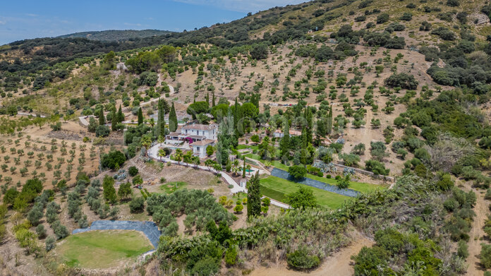 Villa Magdalena - Exquisite Property with Private Padel Court