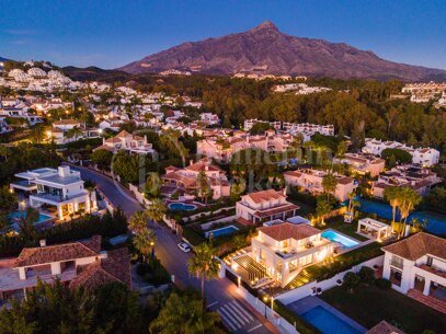 Auriga 5 - Luxurious Villa living In The Golf Valley, Nueva Andalucia