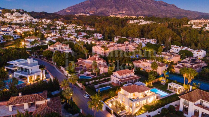 Auriga 5 - Luxurious Villa living In The Golf Valley, Nueva Andalucia