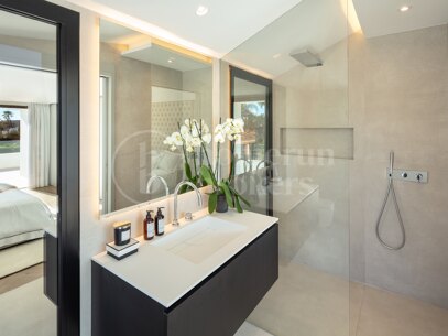 Auriga 5 - Luxurious Villa living In The Golf Valley, Nueva Andalucia