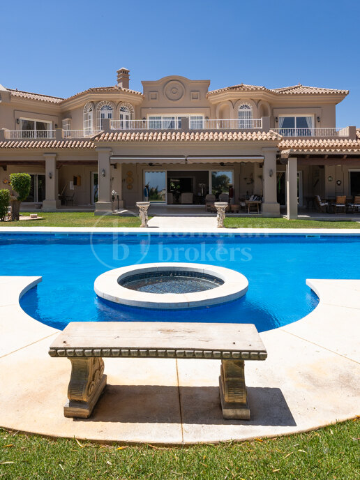 Villa Zanalita - Mansion with Panoramic Views in Nueva Andalucia