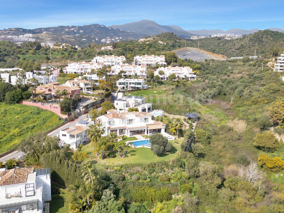 Villa Zanalita - Mansion with Panoramic Views in Nueva Andalucia
