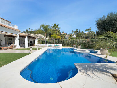 Villa Zanalita - Mansion with Panoramic Views in Nueva Andalucia