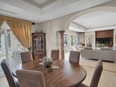 Villa Zanalita - Mansion with Panoramic Views in Nueva Andalucia