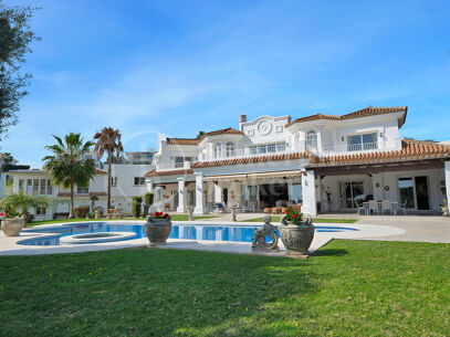 Villa Zanalita - Mansion with Panoramic Views in Nueva Andalucia