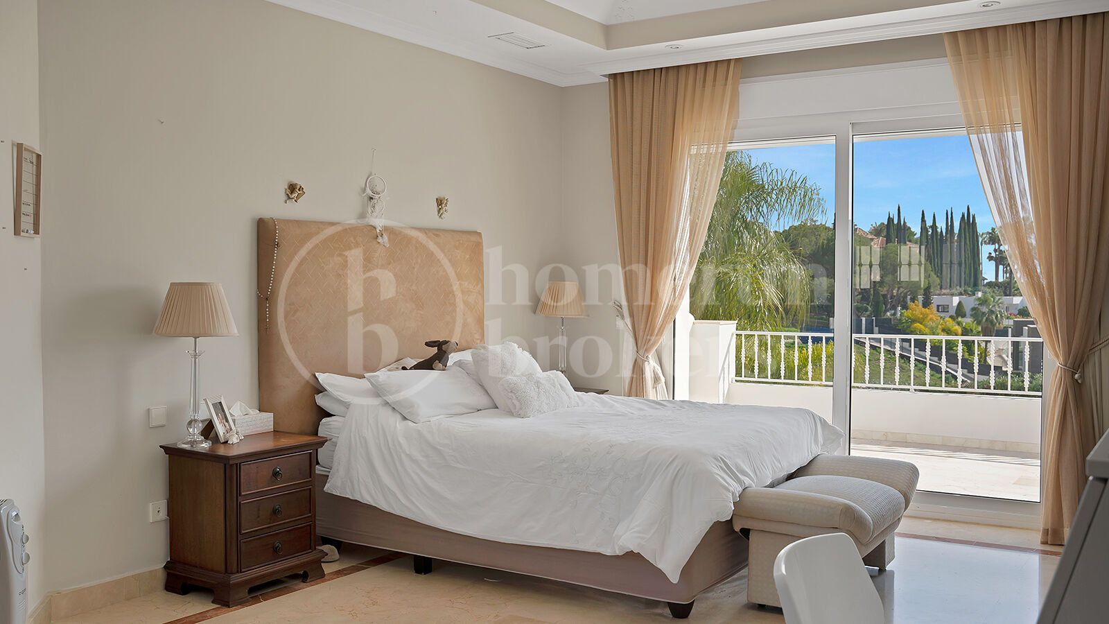 Villa Zanalita - Mansion with Panoramic Views in Nueva Andalucia