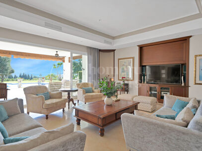 Villa Zanalita - Mansion with Panoramic Views in Nueva Andalucia