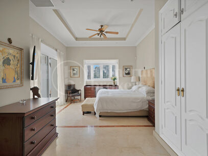 Villa Zanalita - Mansion with Panoramic Views in Nueva Andalucia