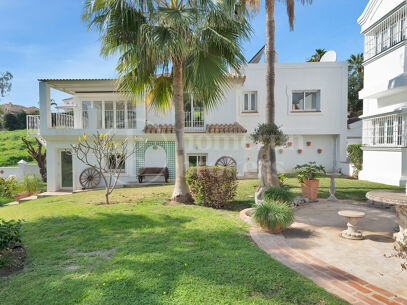 Villa Zanalita - Mansion with Panoramic Views in Nueva Andalucia