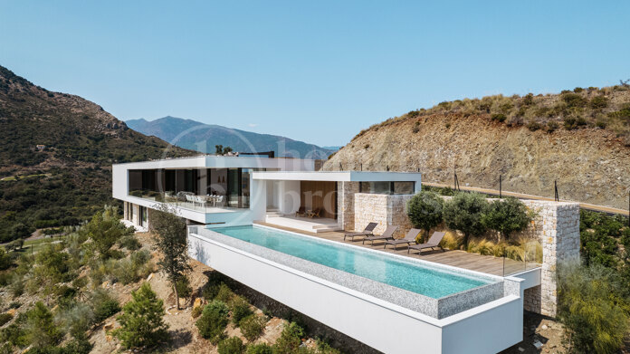 Villa Eight O Three - Stylish and Modern Luxury Villa in Marbella Club Golf Resort