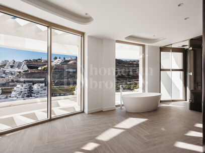 Zenith - Penthouse Apartment with Stunning Views in The View, Benhavis