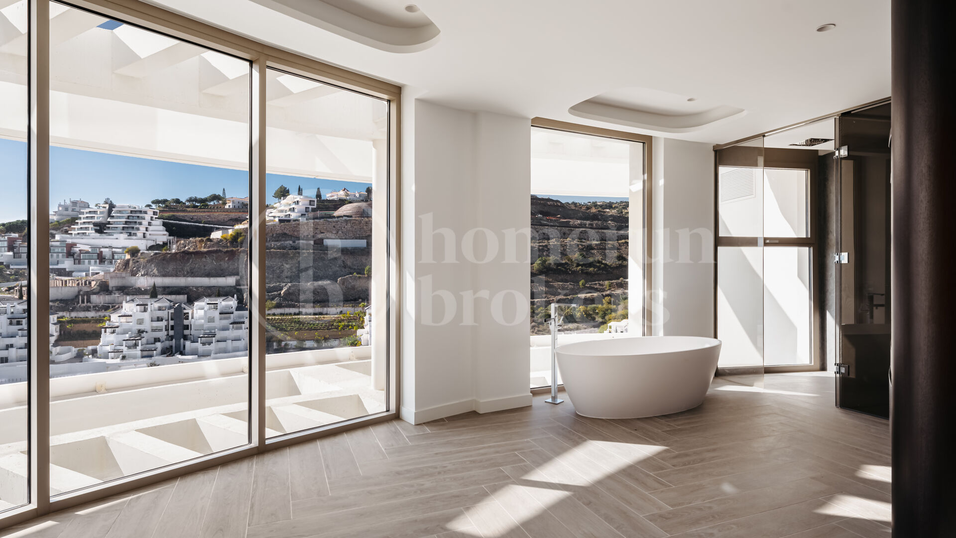 Zenith - Penthouse med Fantastisk Utsikt i The View, Benhavis