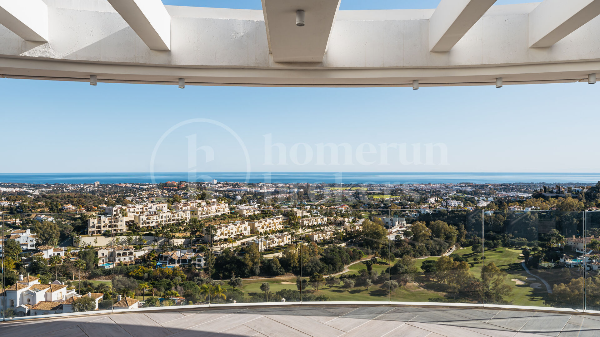 Zenith - Penthouse med Fantastisk Utsikt i The View, Benhavis