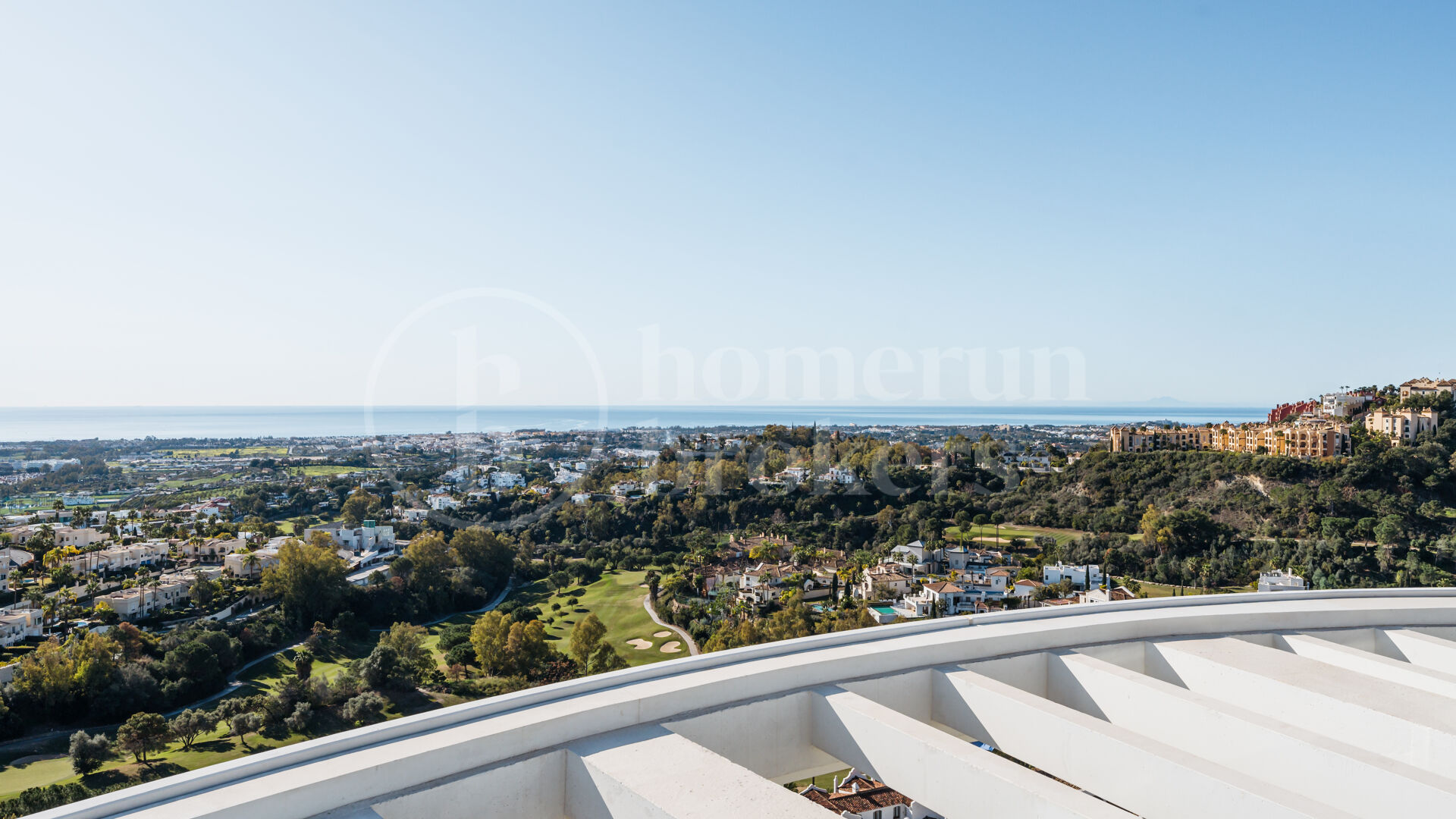 Zenith - Penthouse med Fantastisk Utsikt i The View, Benhavis