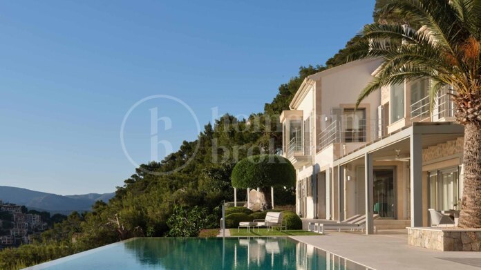 Beautiful villa with stunning sea views in Cala Llamp