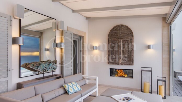 Beautiful villa with stunning sea views in Cala Llamp