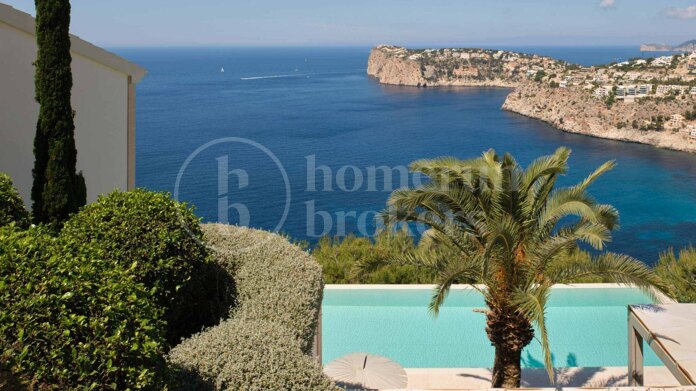 Beautiful villa with stunning sea views in Cala Llamp