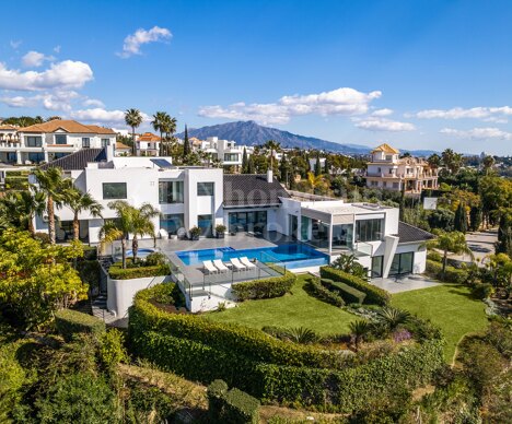 Blue Horizon -Contemporary Villa in Los Flamingos Golf Resort, Benahavis