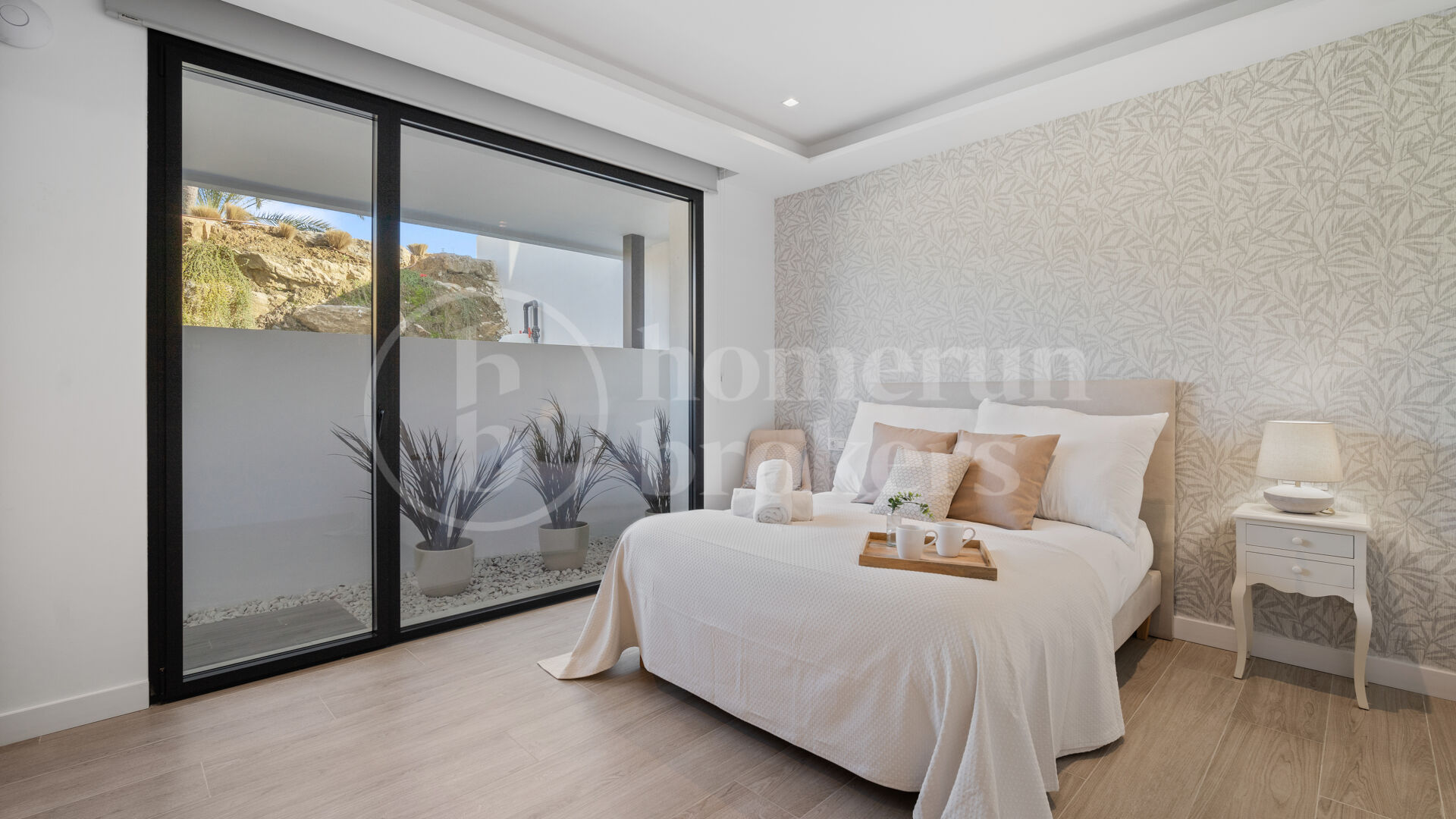 Villa Sandie - Stunning 5-Bedroom Front-Line Golf Family Villa in Paraiso