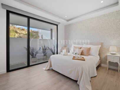 Villa Sandie - Stunning 5-Bedroom Front-Line Golf Family Villa in Paraiso