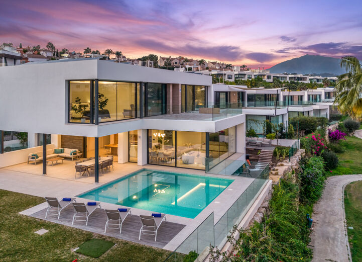 Luxury Villa For Sale In El Campanario