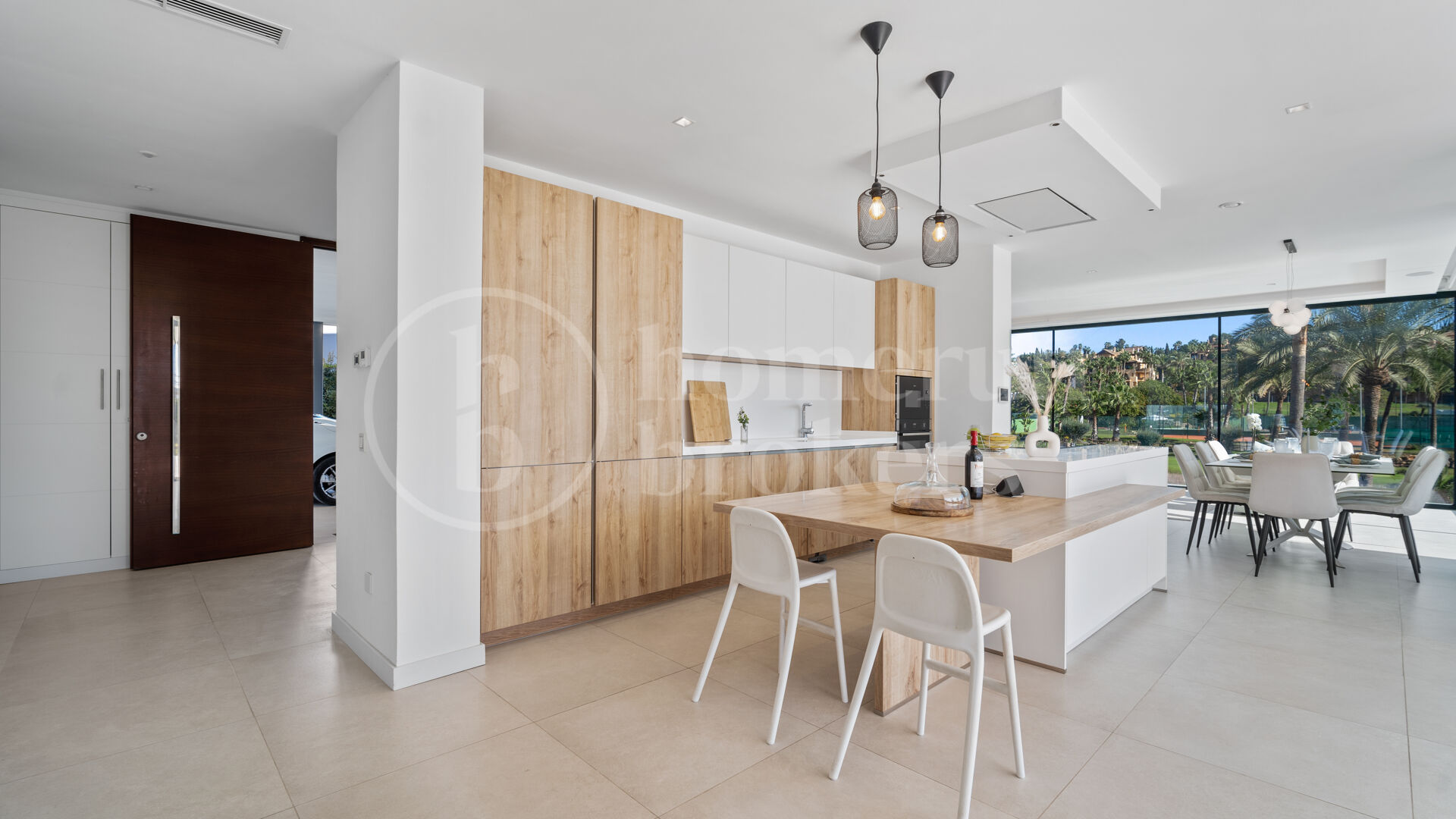 Villa Sandie - Stunning 5-Bedroom Front-Line Golf Family Villa in Paraiso