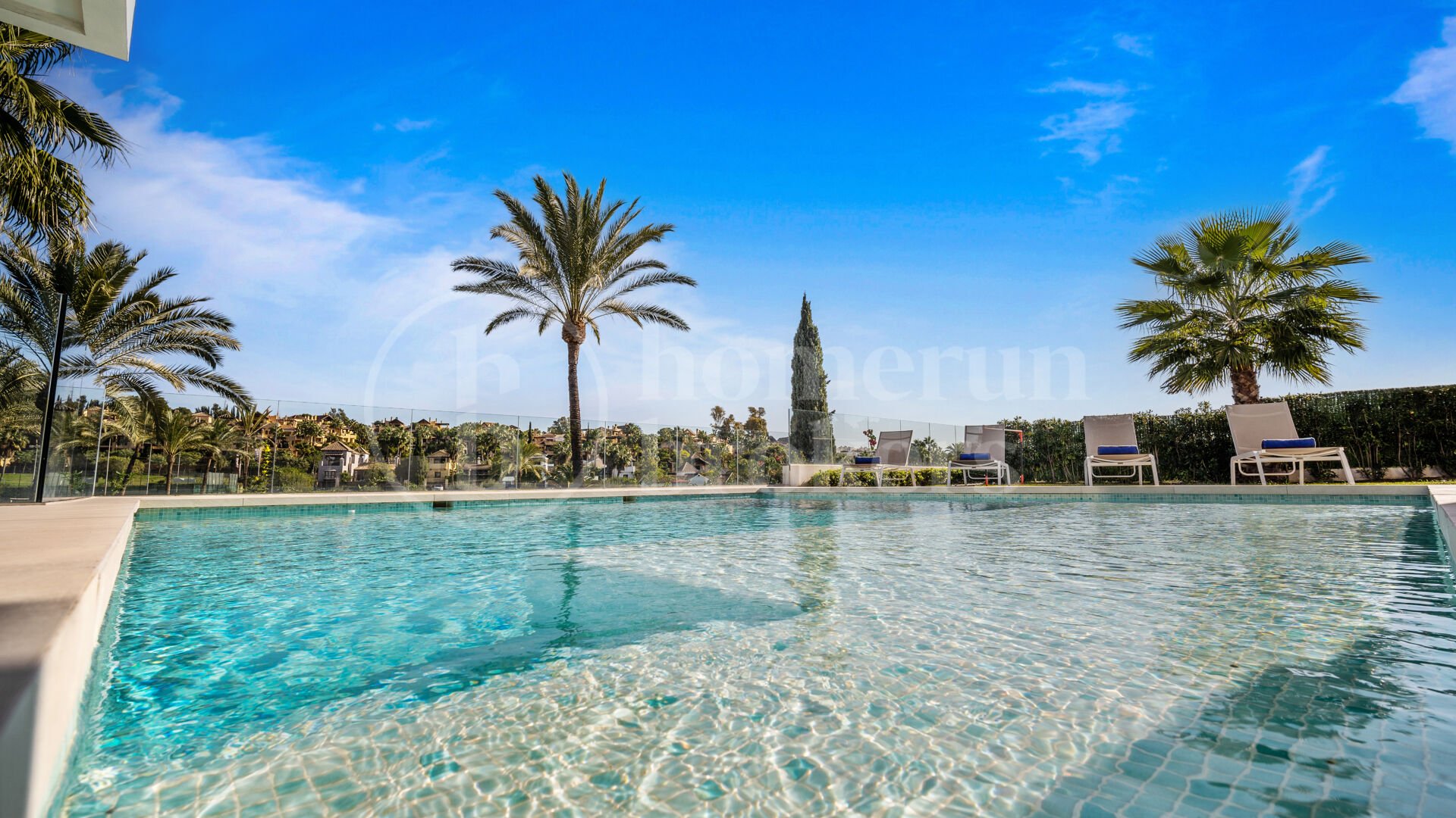 Villa Sandie - Stunning 5-Bedroom Front-Line Golf Family Villa in Paraiso