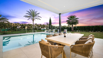 Villa Sandie - Stunning 5-Bedroom Front-Line Golf Family Villa in Paraiso