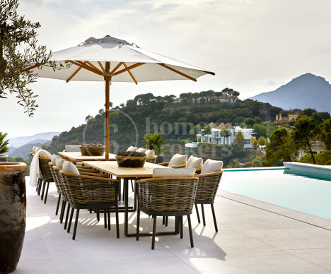 Villa Luun - Beautiful villa with stunning sea and mountain views in La Zagaleta