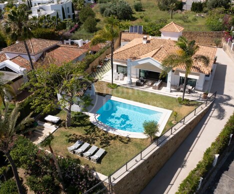 Villa Serenity - Impressive Villa with Guest House