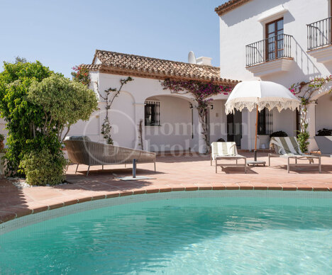 Villa El Herrojo - Perfect Holiday Home with Spectacular Views in Benahavis