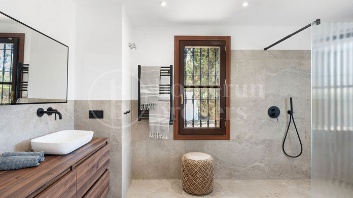 Villa El Herrojo - Perfect Holiday Home with Spectacular Views in Benahavis
