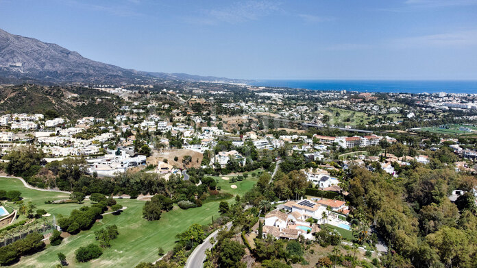 Villa El Herrojo - Perfect Holiday Home with Spectacular Views in Benahavis