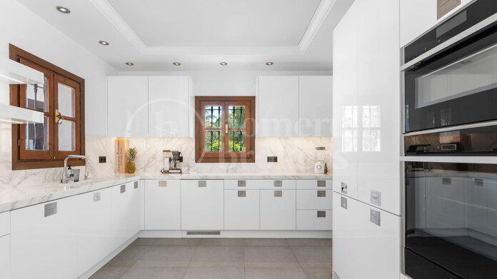Villa El Herrojo - Perfect Holiday Home with Spectacular Views in Benahavis
