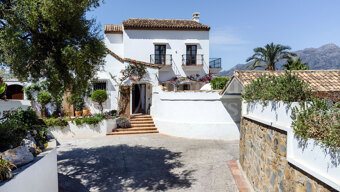 Villa El Herrojo - Perfect Holiday Home with Spectacular Views in Benahavis