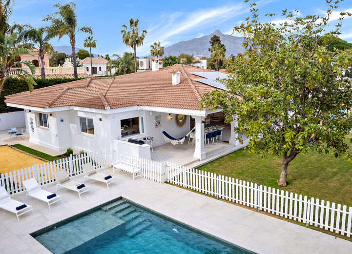 Luxury Villa For Sale In Cortijo Blanco
