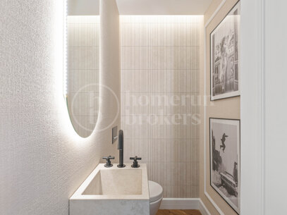 Penthouse Maison Blanc - Renovated Top Floor Apartment in Altos de La Quinta
