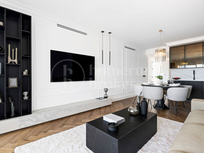 Penthouse Maison Blanc - Renovated Top Floor Apartment in Altos de La Quinta