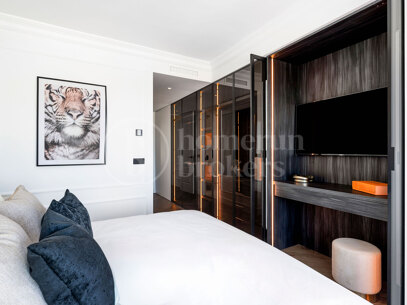 Penthouse Maison Blanc - Renovated Top Floor Apartment in Altos de La Quinta