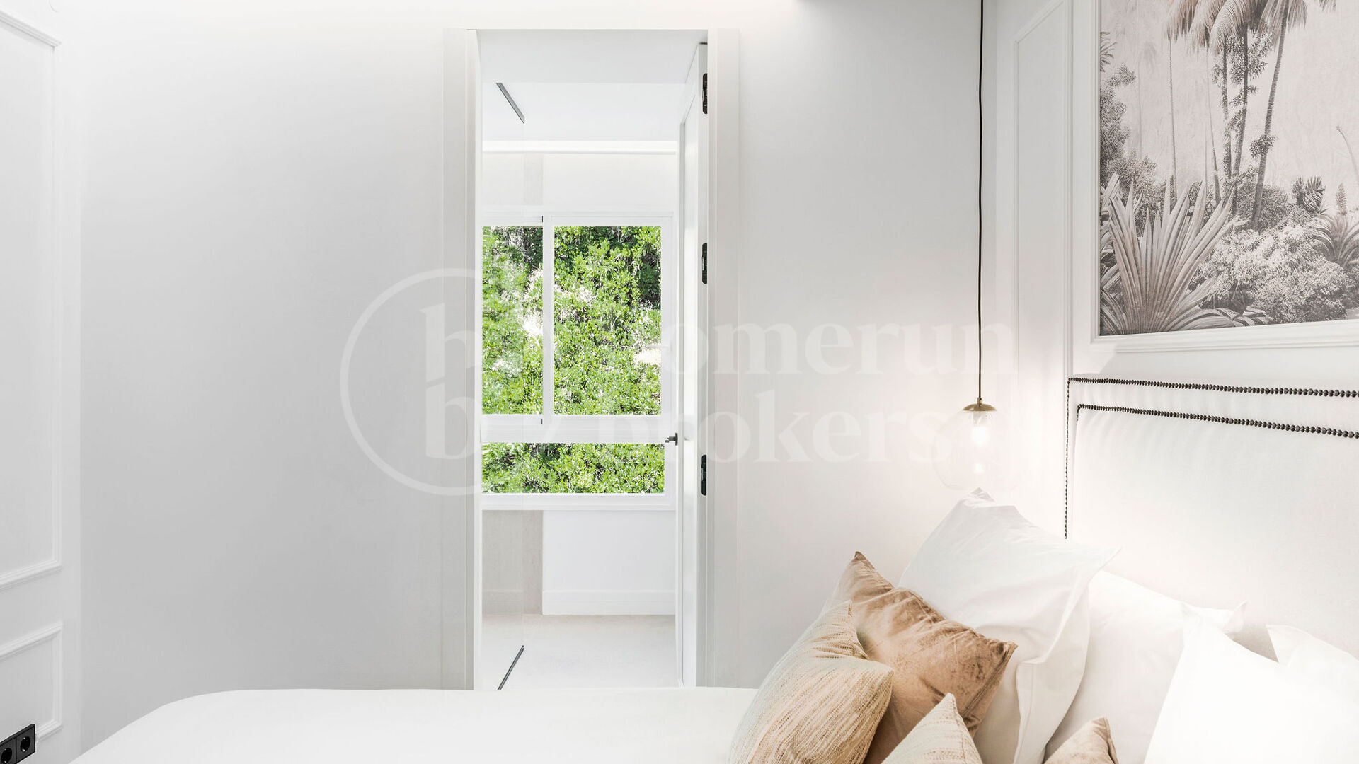 Penthouse Maison Blanc - Renovated Top Floor Apartment in Altos de La Quinta