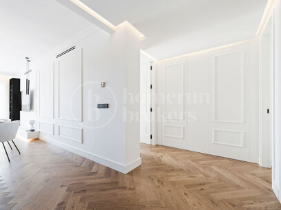Penthouse Maison Blanc - Renovated Top Floor Apartment in Altos de La Quinta