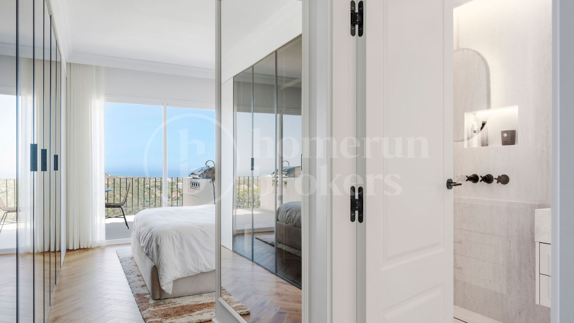 Penthouse Maison Blanc - Renovated Top Floor Apartment in Altos de La Quinta