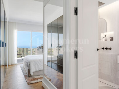 Penthouse Maison Blanc - Renovated Top Floor Apartment in Altos de La Quinta